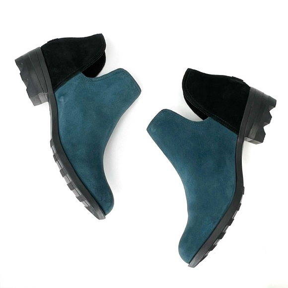 Sorel Lolla II Cut Out Boot Women’s Size 7.5 Dark Sea & Black Suede Booties EUC - Picture 1 of 13